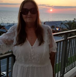 Meet your Posher, Alma